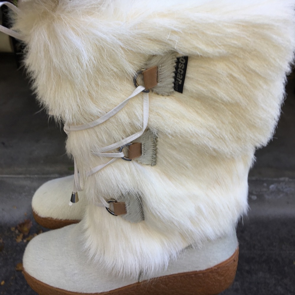 Oscar. Leather and goat for boots.